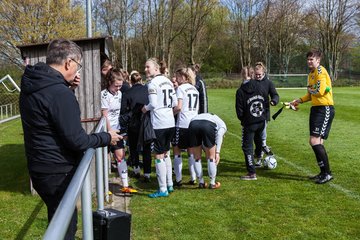 Bild 7 - Frauen SV Henstedt Ulzburg2 : TSV Schoenberg : Ergebnis: Abbruch